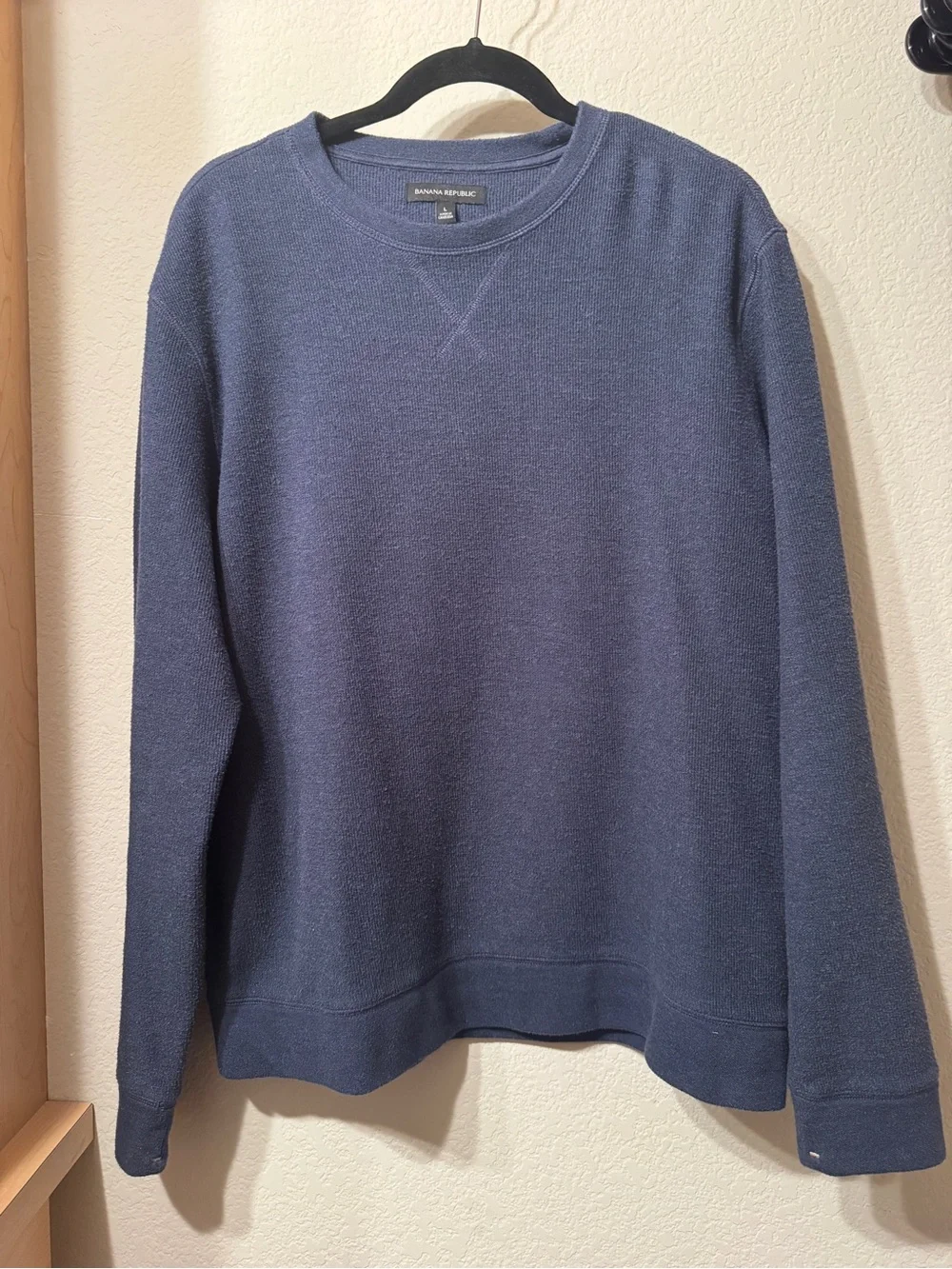 Banana Republic Men’s Navy Crewneck Sweater - Large